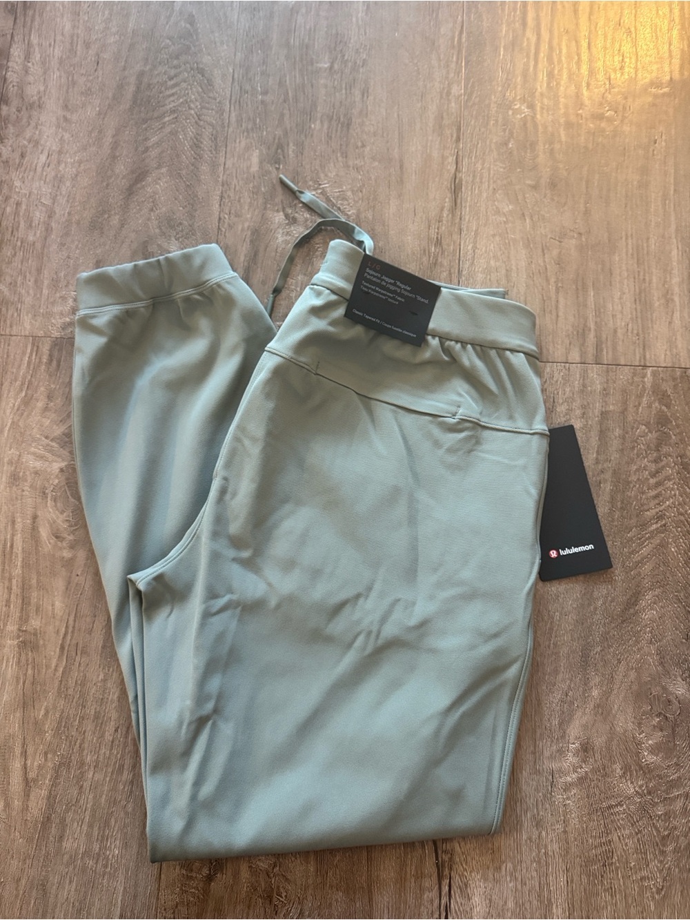 Lululemon Sojourn Jogger Regular Warpstreme Willow Leaf green Size Large NWT - Picture 1 of 9